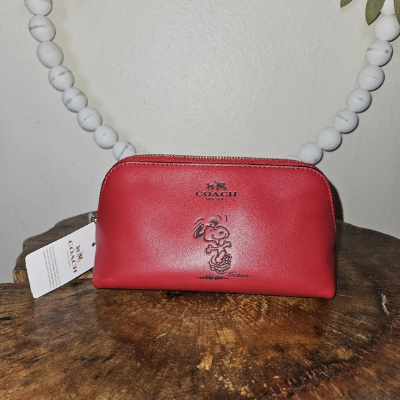 Coach x Snoopy Peanuts Classic Red Leather Cosmetic Bag Limited Edition NWT - Picture 2 of 11